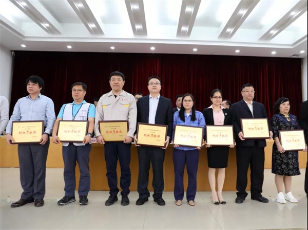 润星科技喜获谢岗镇政府2018年度多项荣誉表彰！